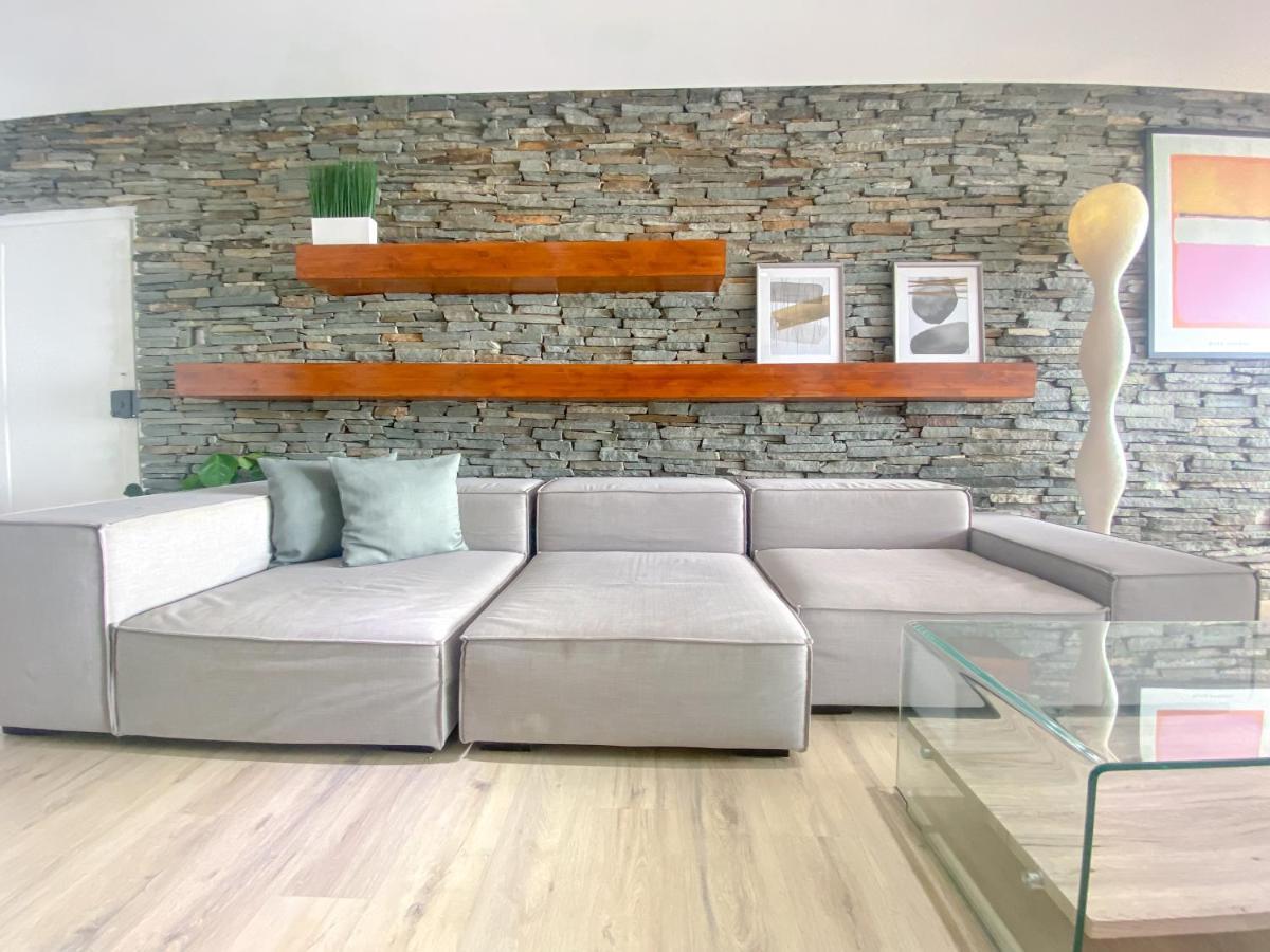 Phaedrus Living: Seaview Luxury Flat Athina Grenada Appartement